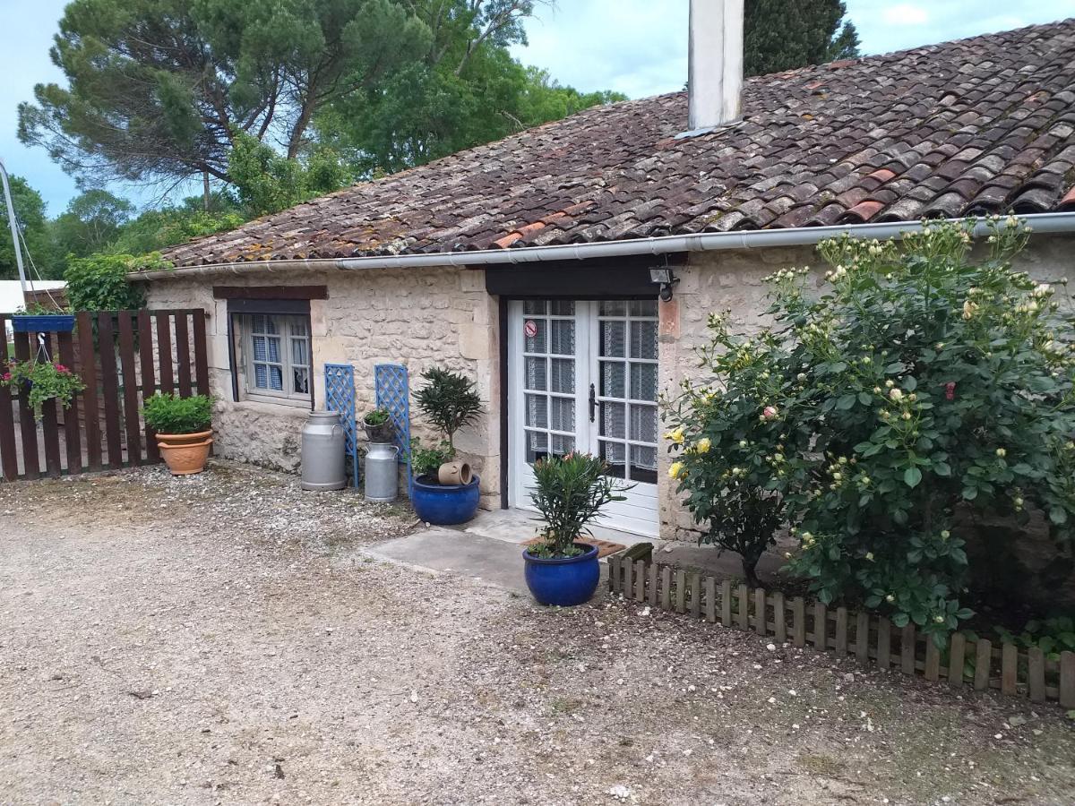 Les Demeures De La Laigne Bed & Breakfast Allas-Bocage Exterior foto