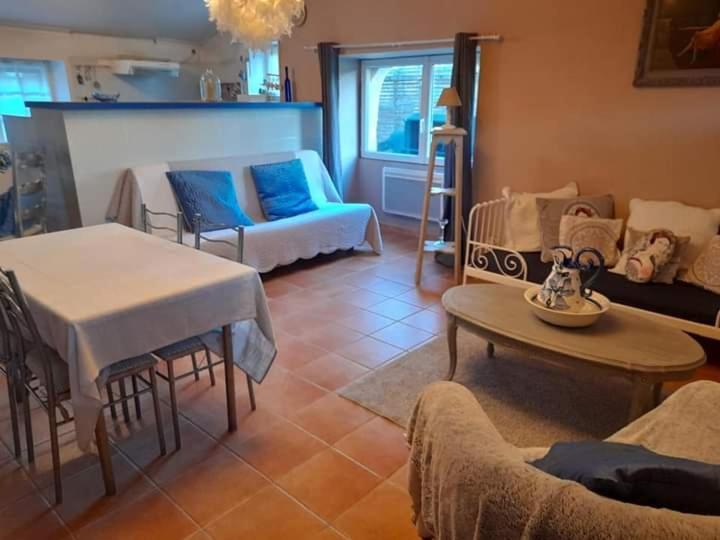 Les Demeures De La Laigne Bed & Breakfast Allas-Bocage Exterior foto