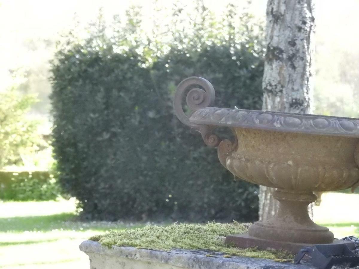 Les Demeures De La Laigne Bed & Breakfast Allas-Bocage Exterior foto