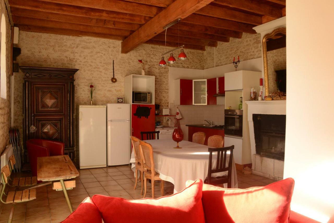 Les Demeures De La Laigne Bed & Breakfast Allas-Bocage Exterior foto