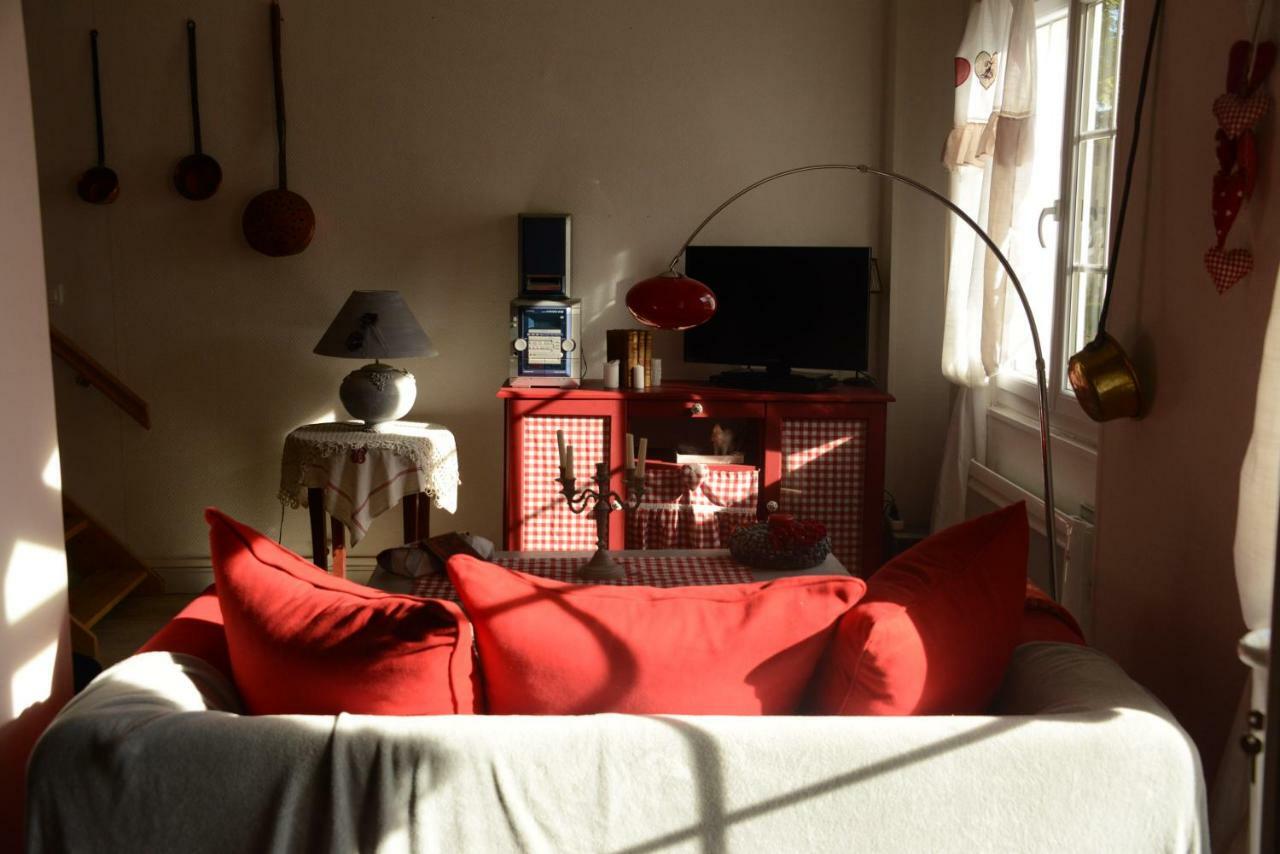 Les Demeures De La Laigne Bed & Breakfast Allas-Bocage Exterior foto