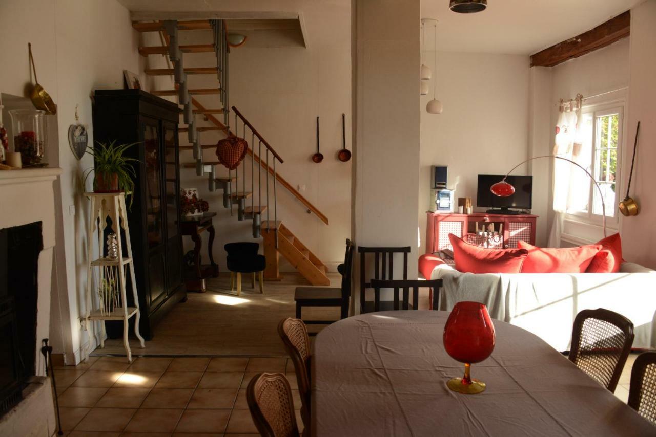 Les Demeures De La Laigne Bed & Breakfast Allas-Bocage Exterior foto