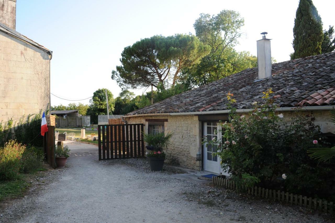 Les Demeures De La Laigne Bed & Breakfast Allas-Bocage Exterior foto