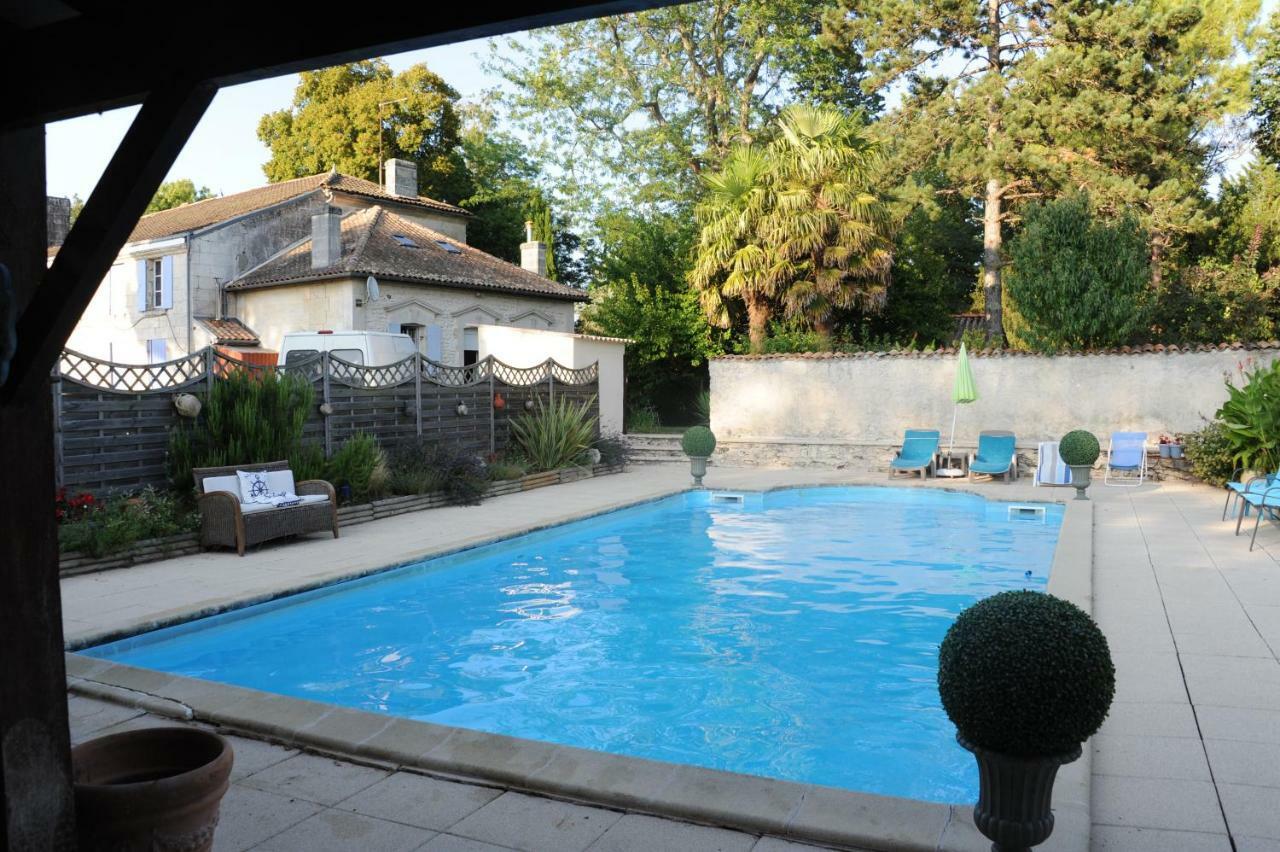 Les Demeures De La Laigne Bed & Breakfast Allas-Bocage Exterior foto