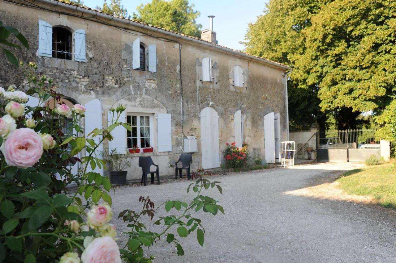 Les Demeures De La Laigne Bed & Breakfast Allas-Bocage Exterior foto