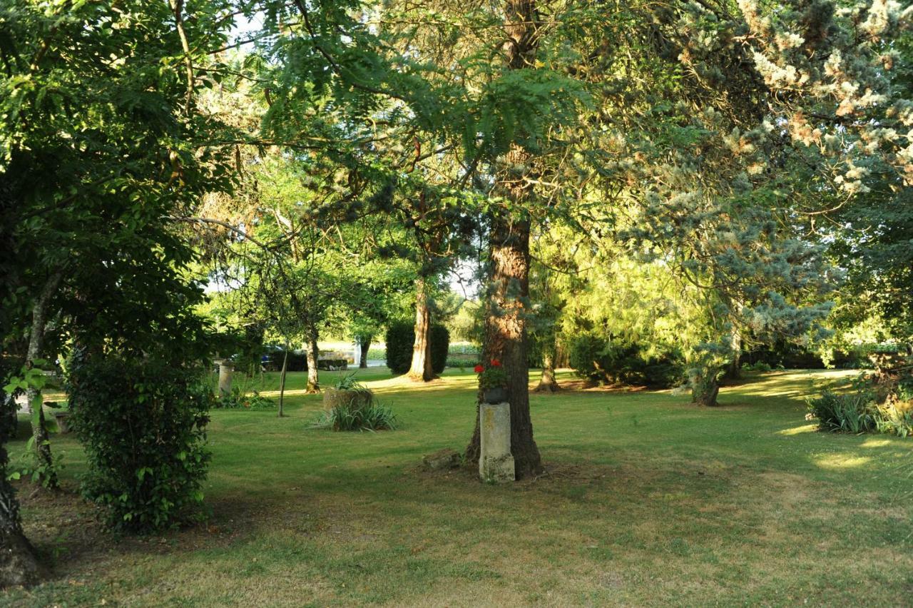Les Demeures De La Laigne Bed & Breakfast Allas-Bocage Exterior foto