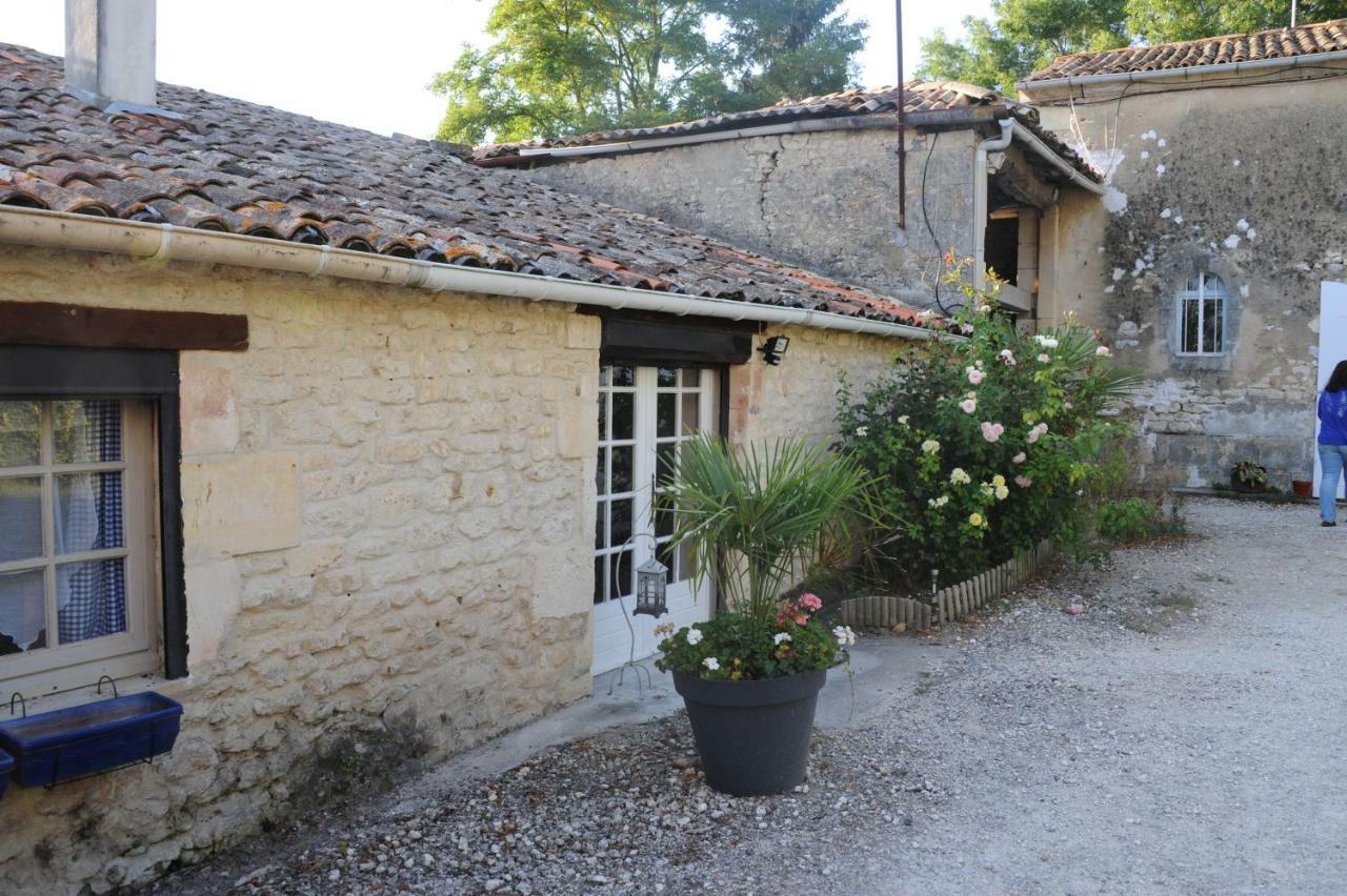 Les Demeures De La Laigne Bed & Breakfast Allas-Bocage Exterior foto